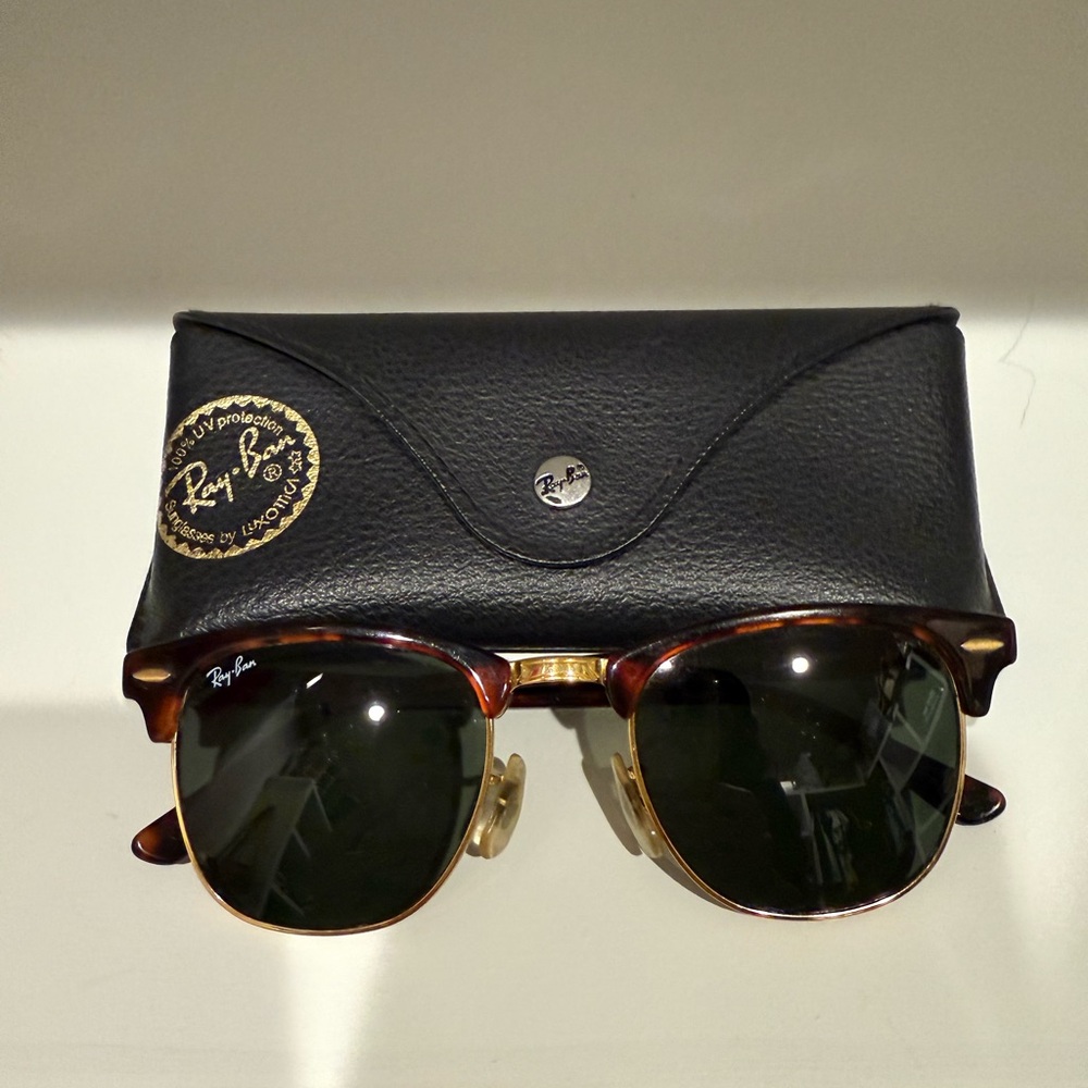 Ray-Ban Clubmaster Classic Sunglasses with Tortoise Frame